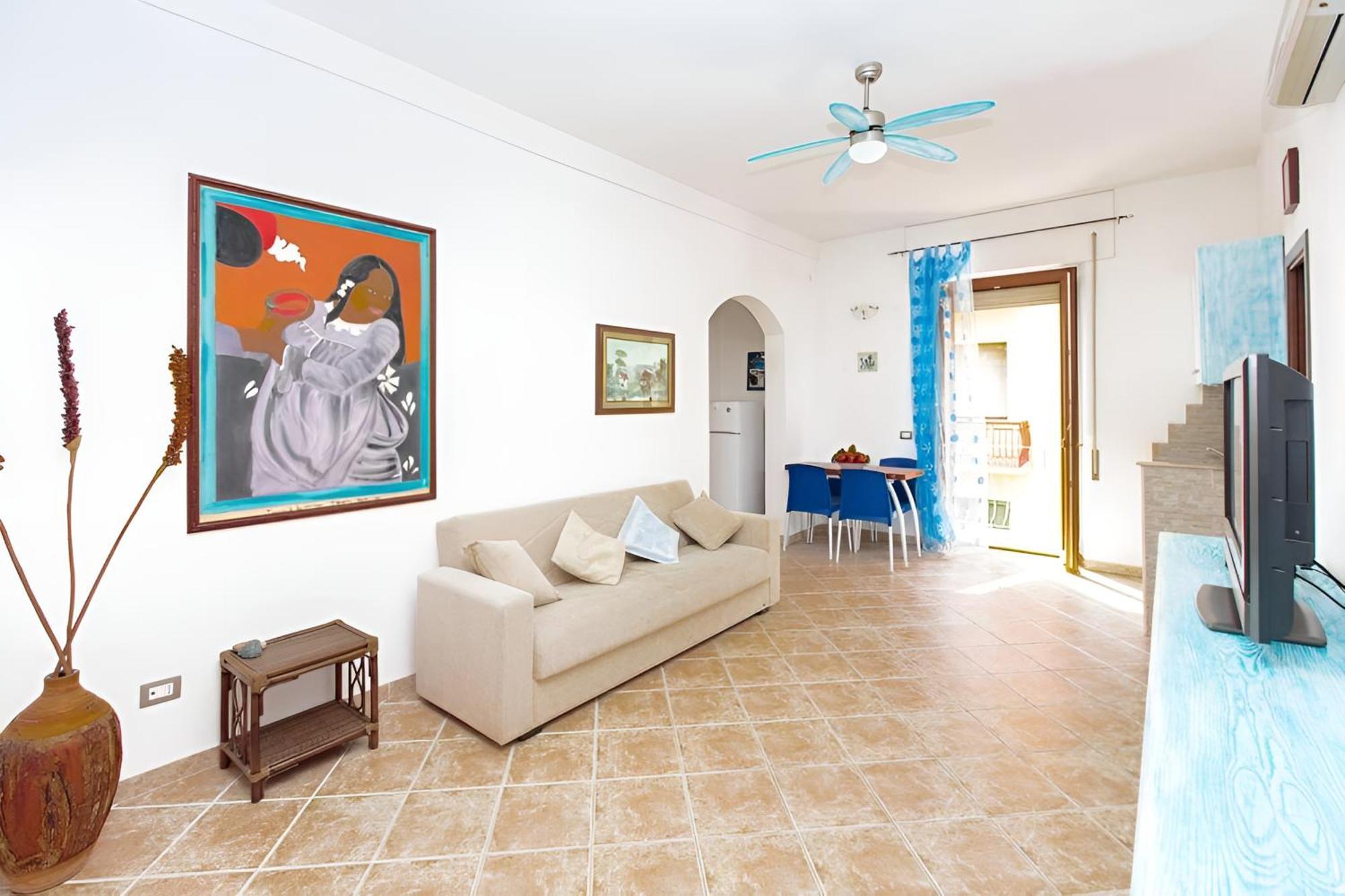 Splendido Appartamento In Pieno Centro Dell'Isola La Maddalena  Kültér fotó